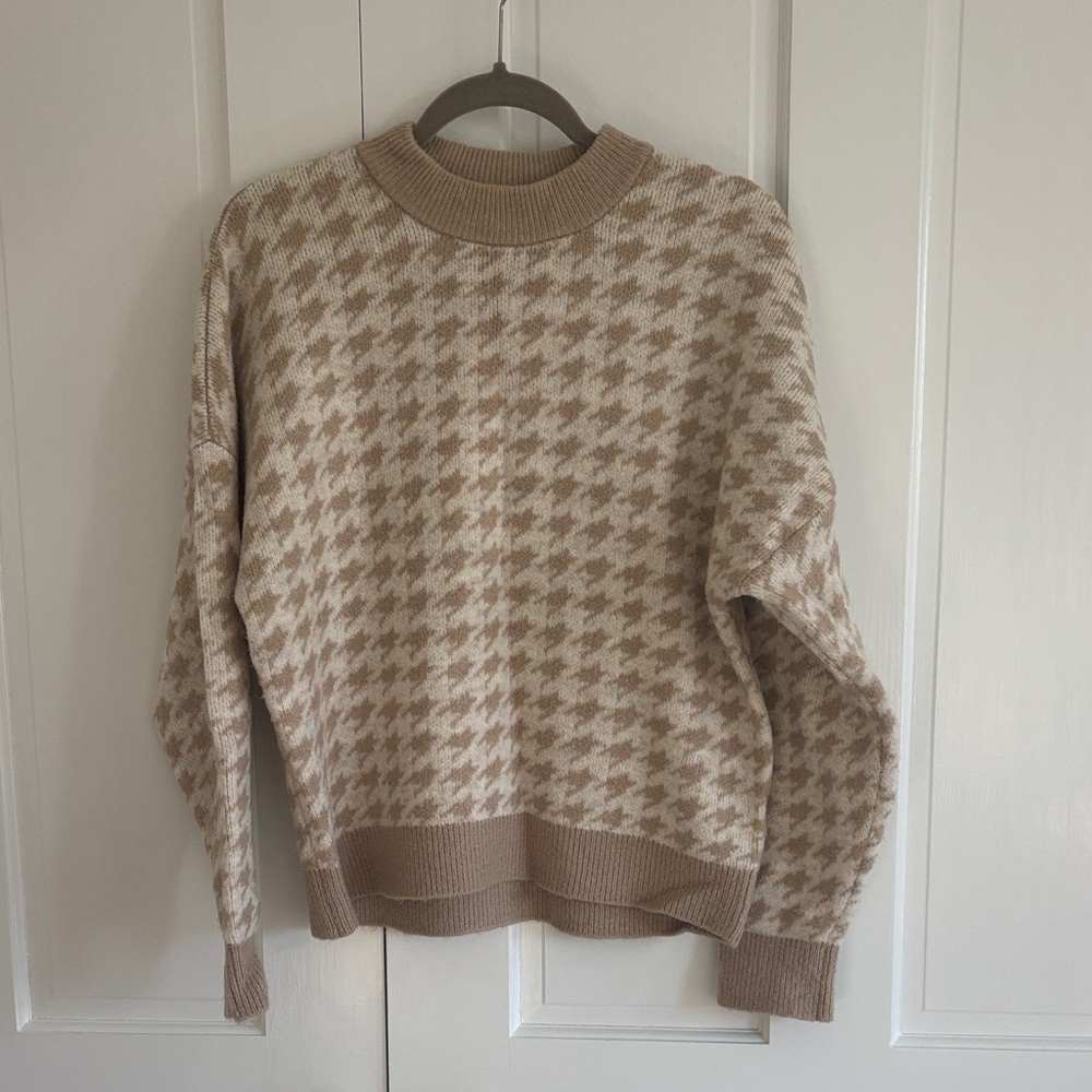 Abercrombie & Fitch Tan Houndstooth Sweater